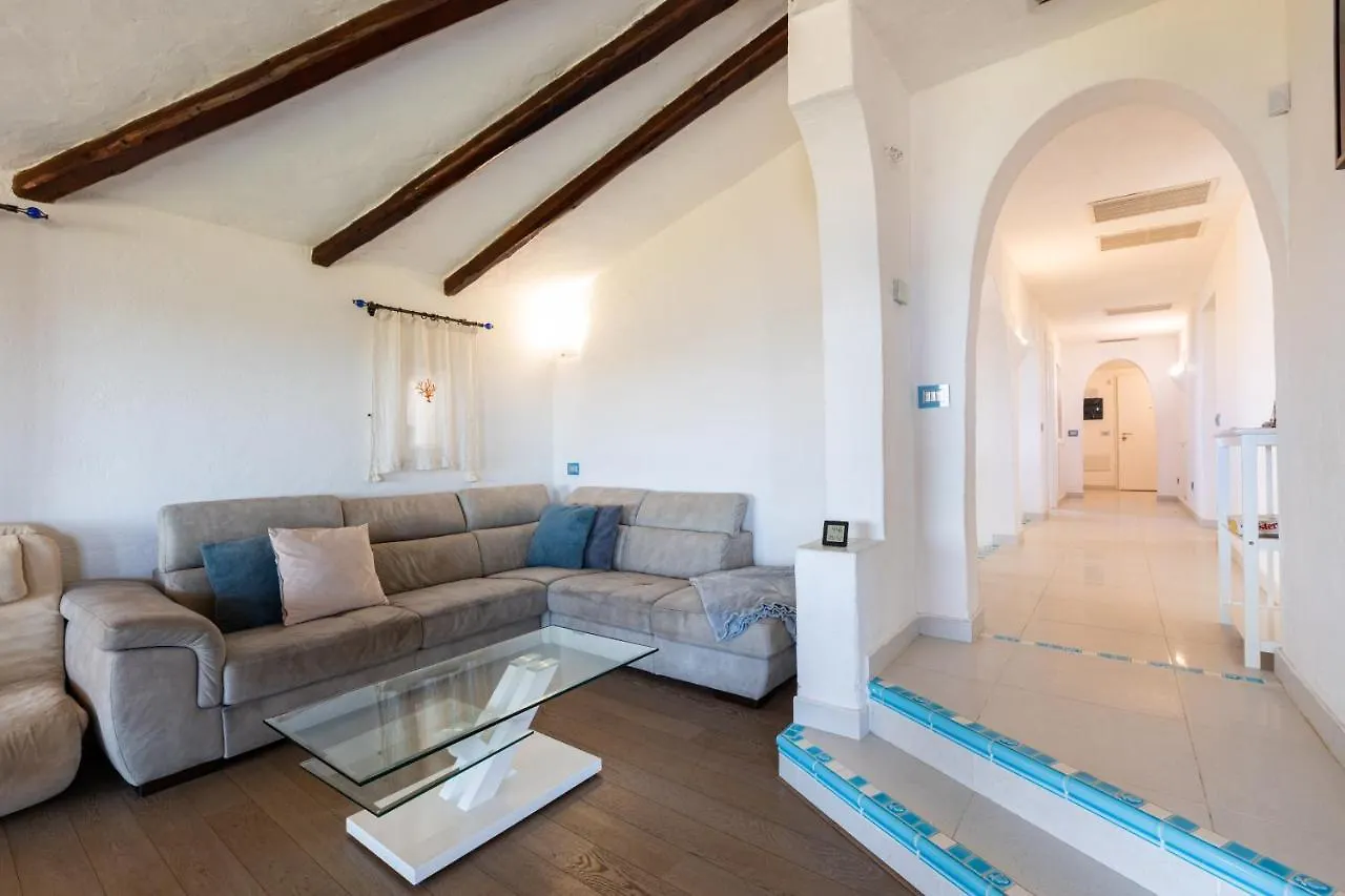 Villa Cormorano 올비아 0*,